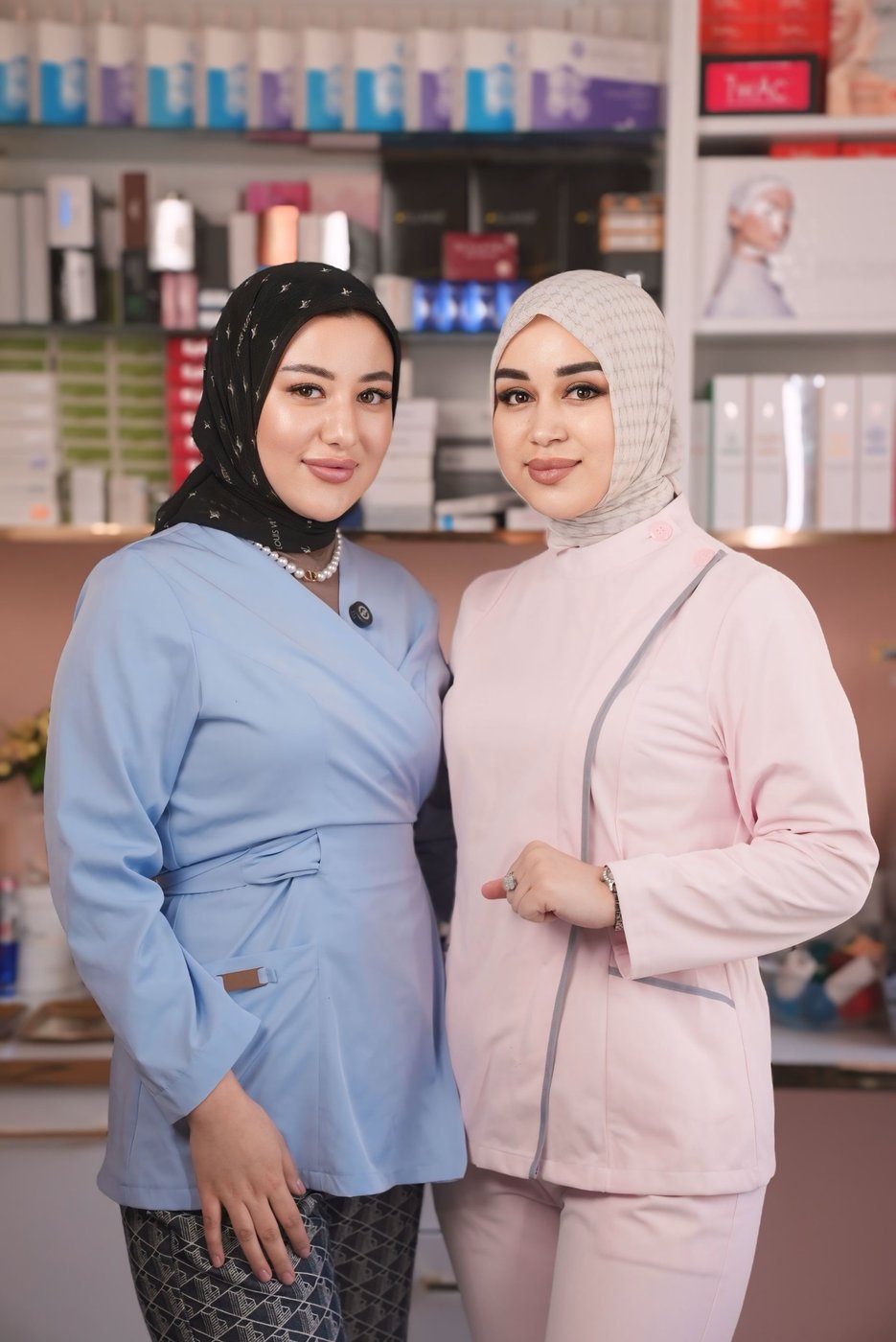 Muxlisa Ravshanovna shogirdi bilan