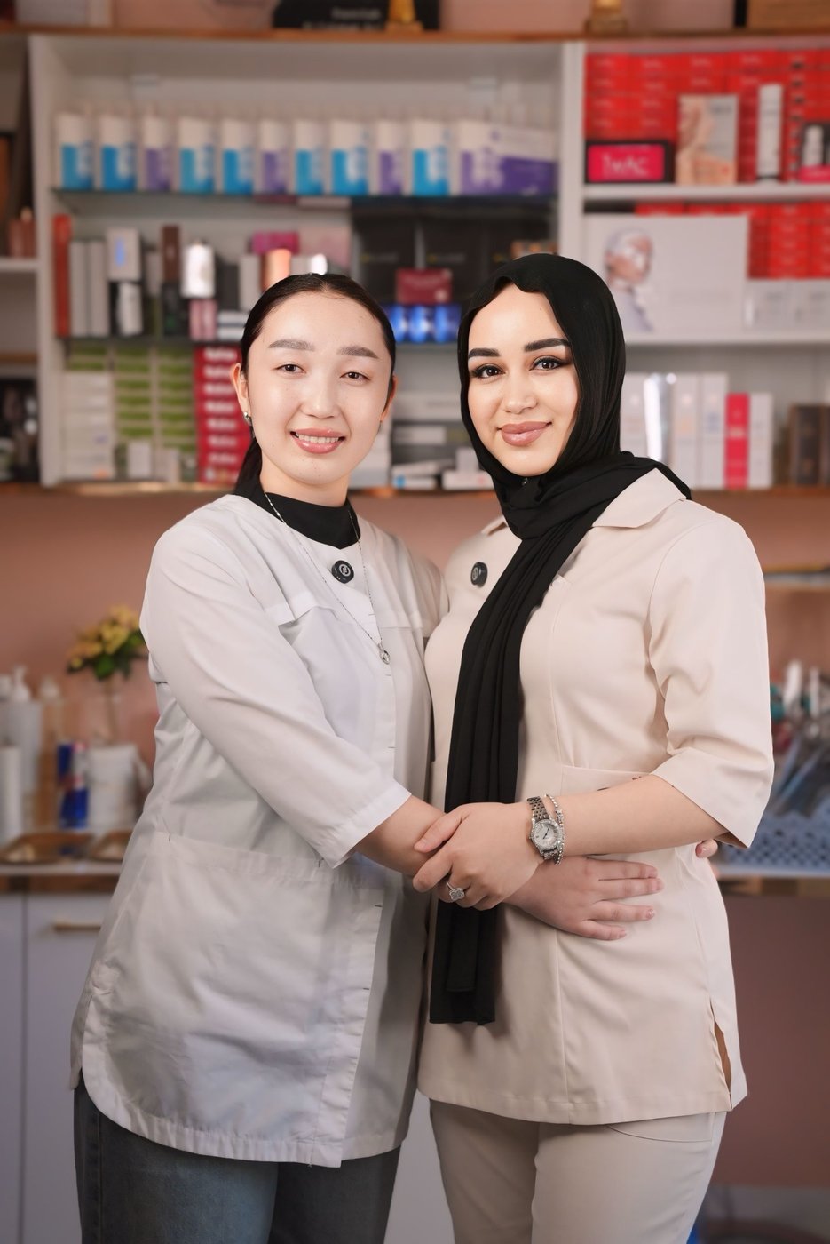 Muxlisa Ravshanovna shogirdi bilan